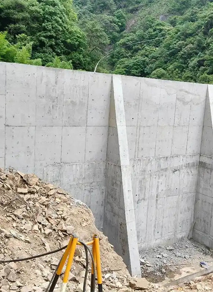 滁州明光重力式挡土墙